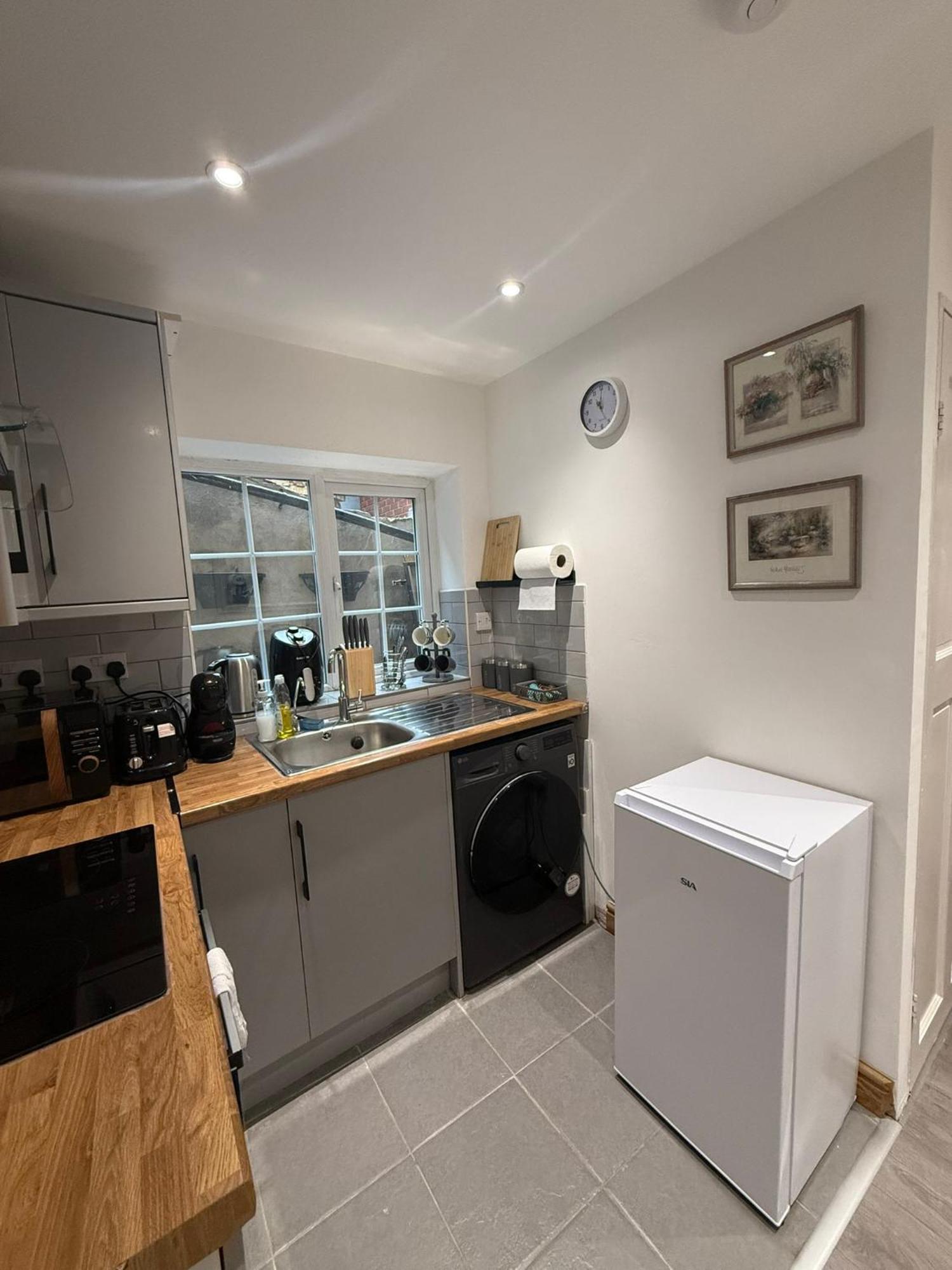 Entire One Double Bedroom