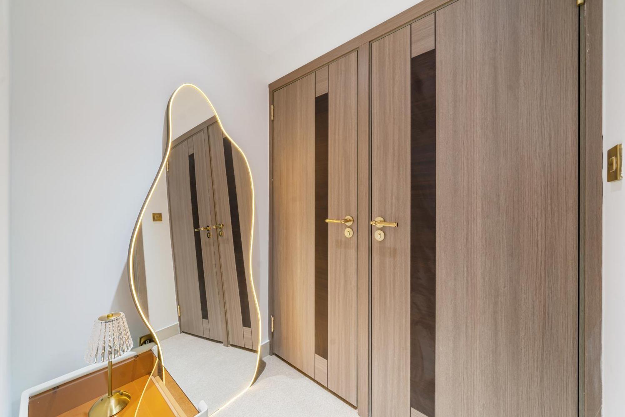 Chic & Modern 1-bedroom In Prime Mayfair H2 Apartment London