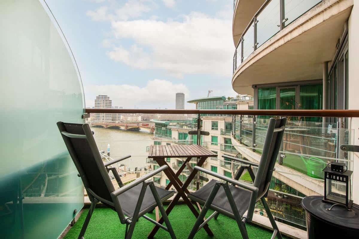 Big Flat Close To Big Ben * London