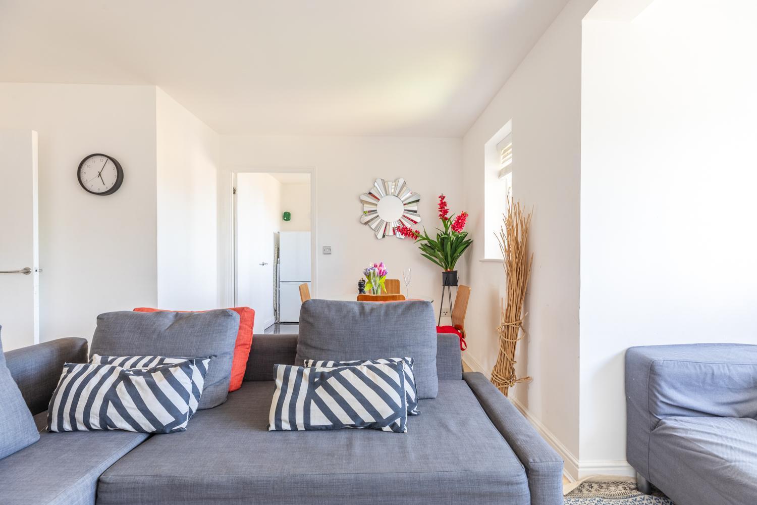 Apartment Skyline Haven - Modern 2b, Parking, Wifi & 4ktv