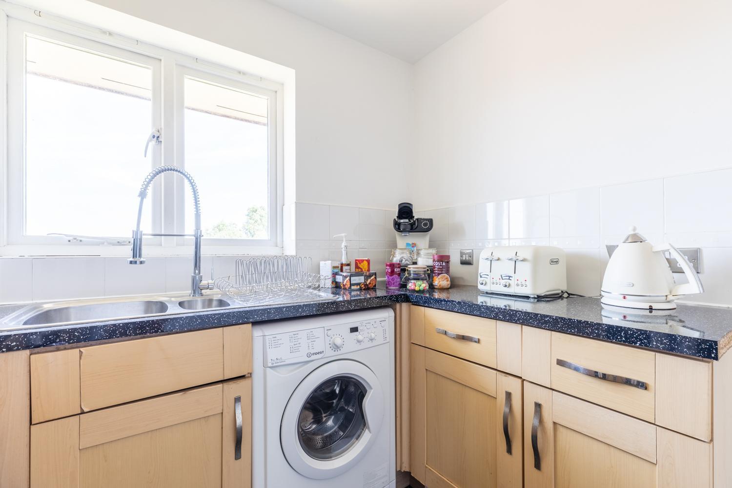 Skyline Haven - Modern 2b, Parking, Wifi & 4ktv Apartment London