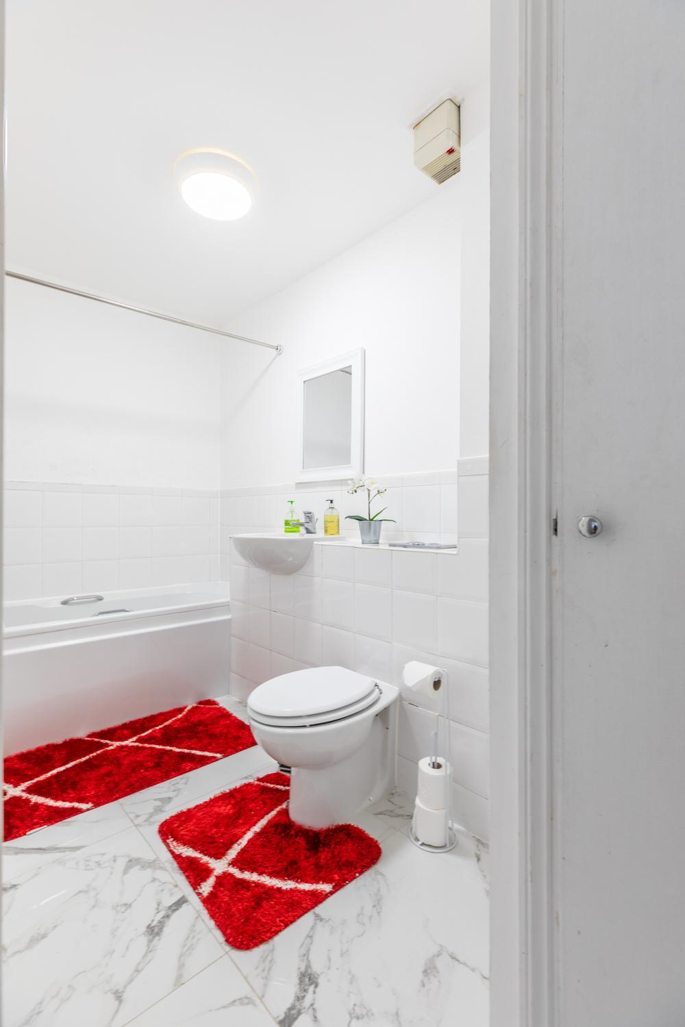 Apartment Skyline Haven - Modern 2b, Parking, Wifi & 4ktv