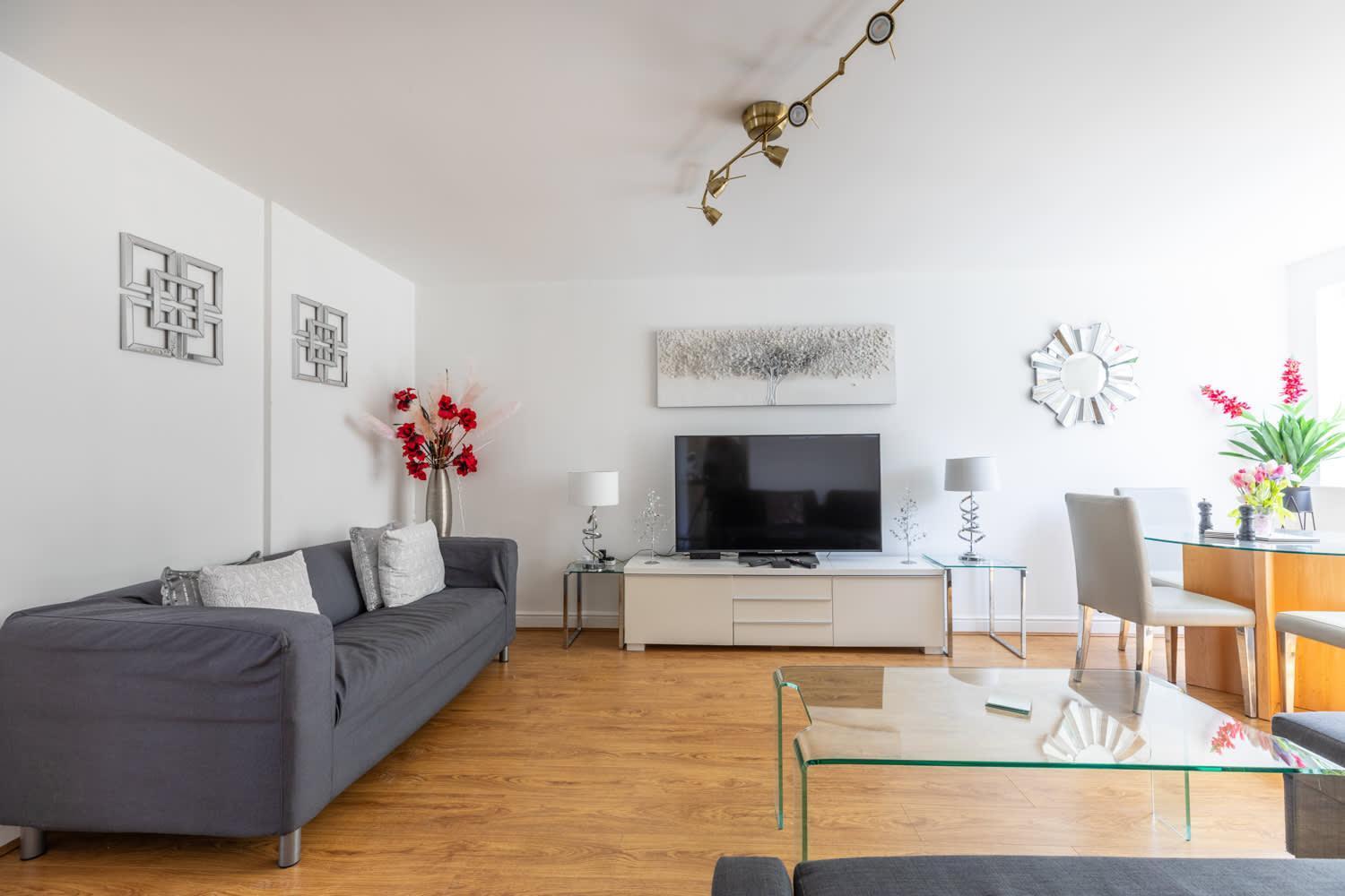 Holiday home Modern 2br - 25min To London