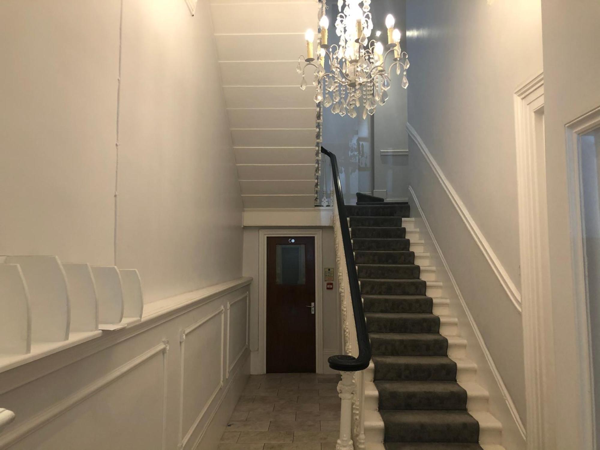 Apartment Modern Spacious With A Courtyard Located In
