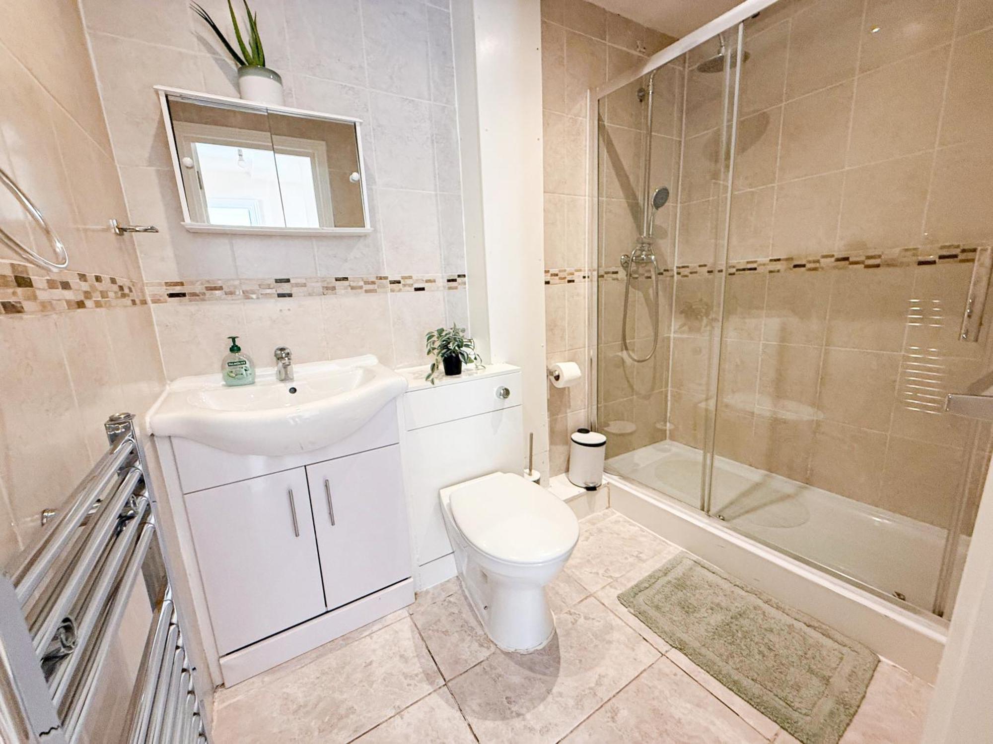Lovely 3 Bedroom Flat , Aldgate, Tower Hill, Whitechapel * London