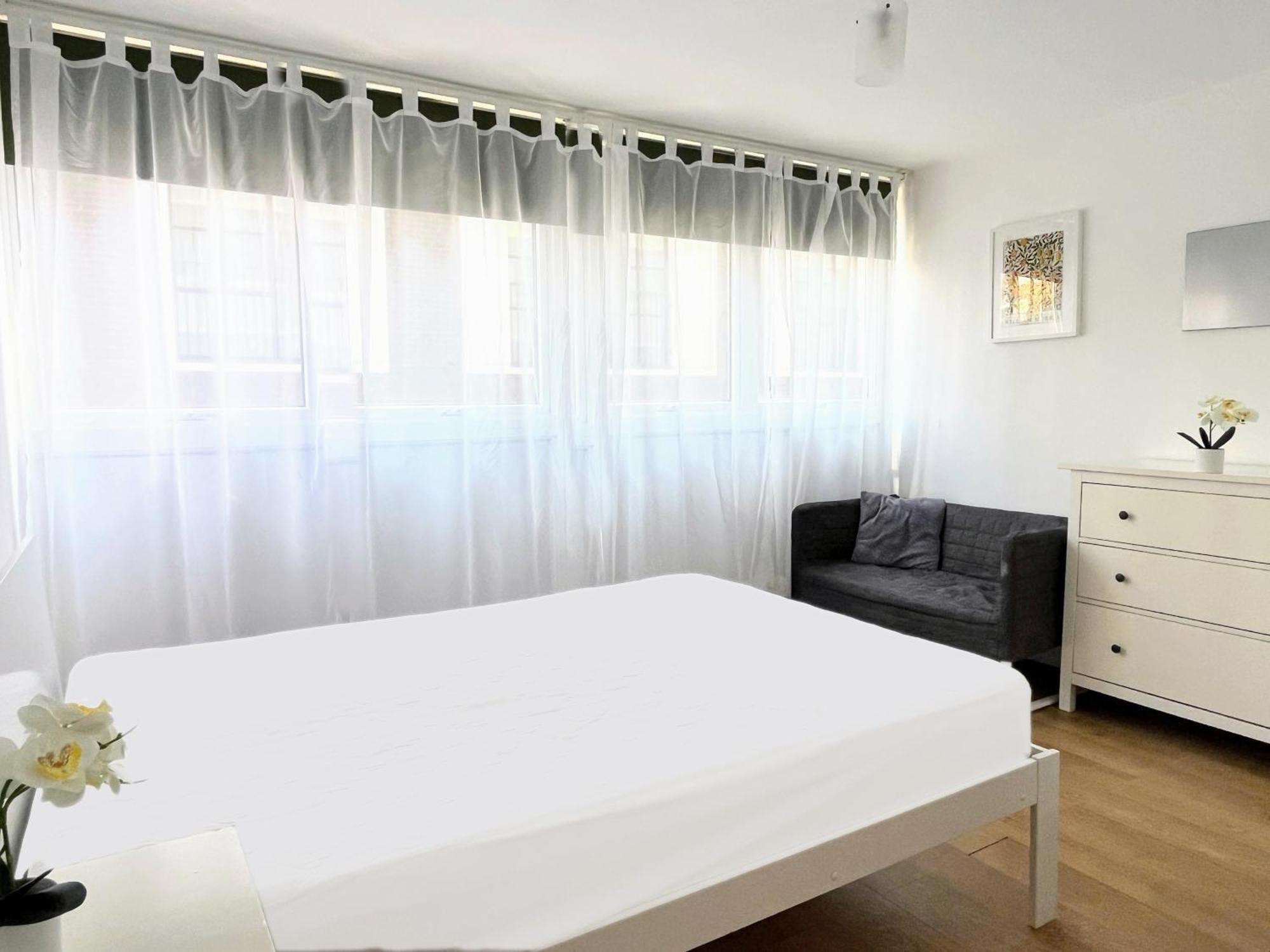 Fab 3-Bed 2-Bath Oxford Street, Regents Park, Fitzrovia W1 Apartment