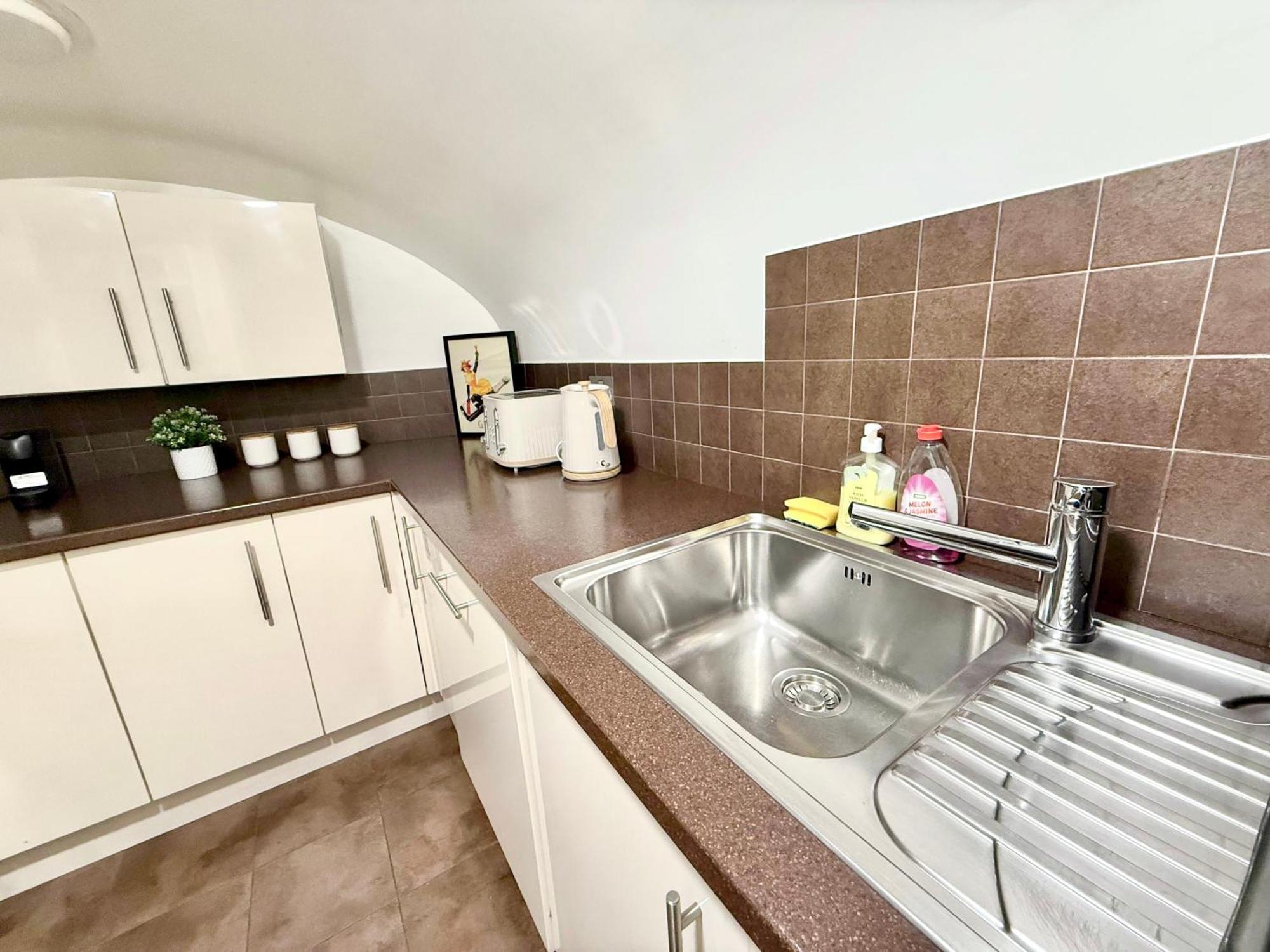 Appartement 3 Bedroom With Private Terrace In Pimlico, Westminster, Victoria Londen