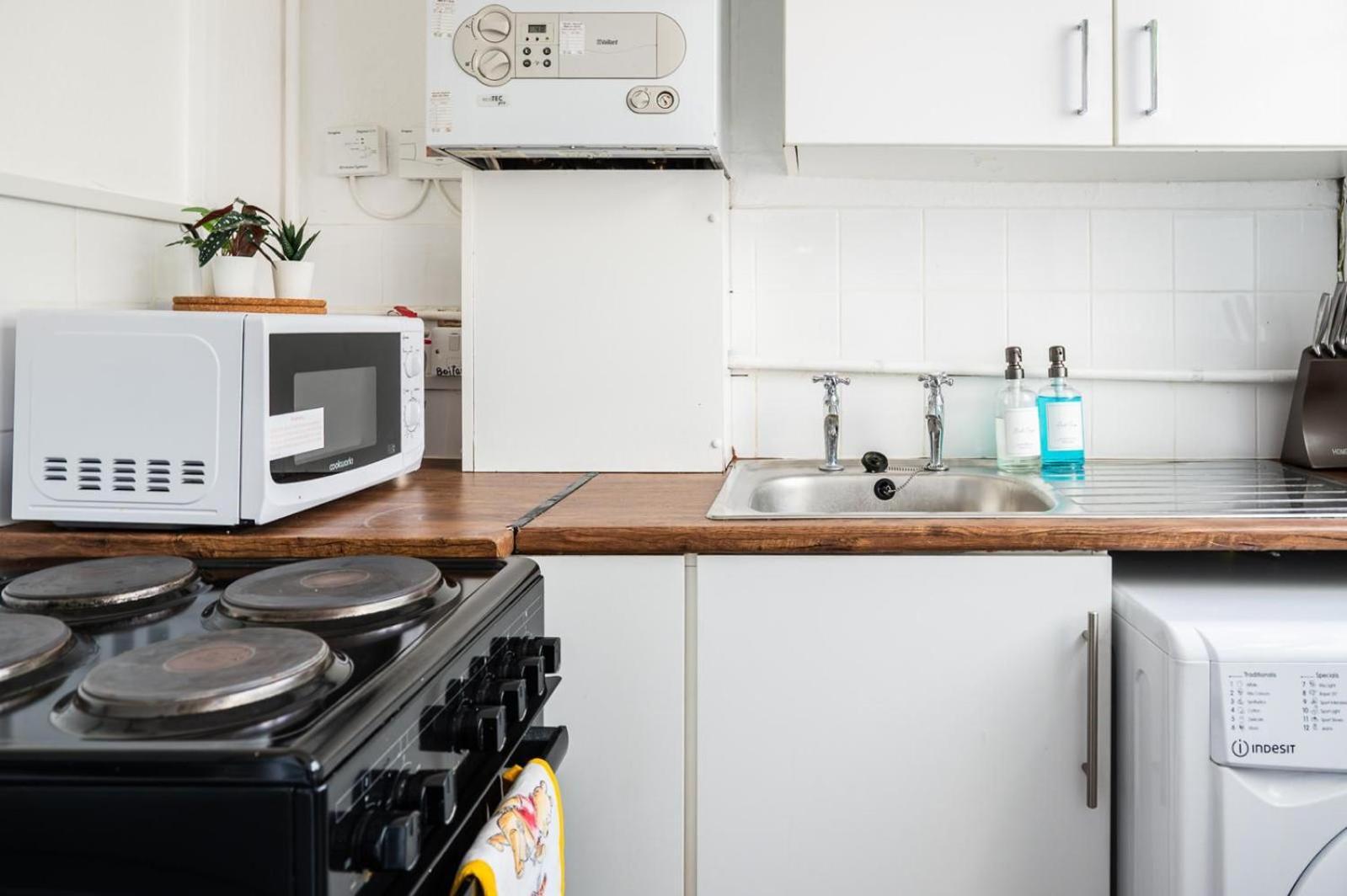 Studio33 Apartment London