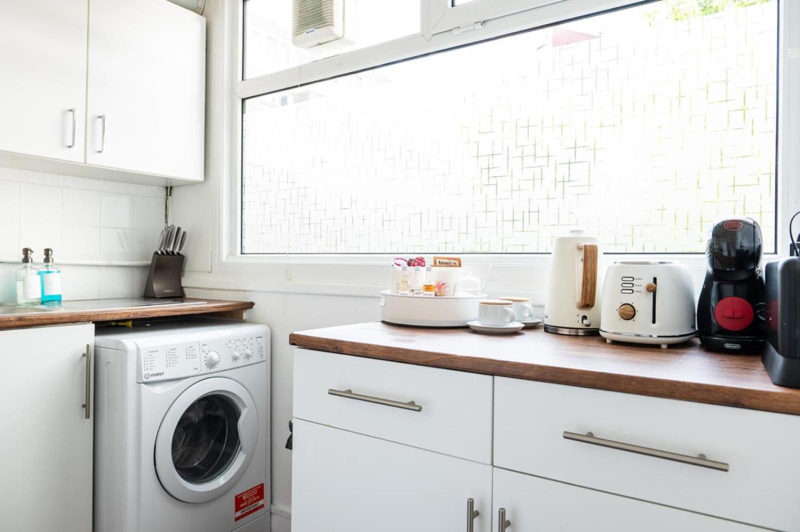 Studio33 Apartment London