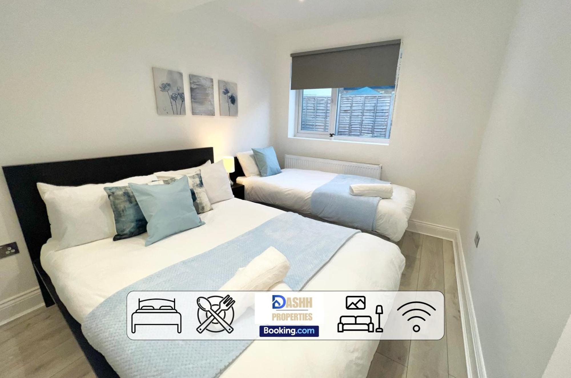 Three Bedroom By Dashh Short Lets & Serviced In Shepherds Bush Sleeps 9 With Free Wifi