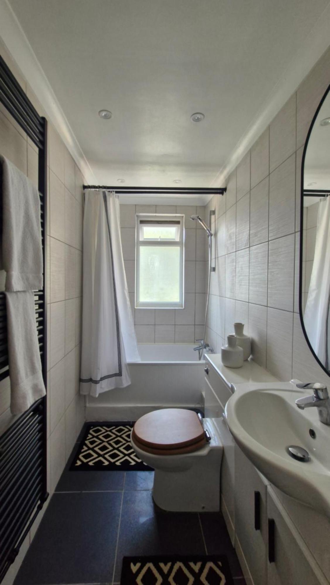 Charming Bright 2-bed Heritage Flat, Battersea Park, London