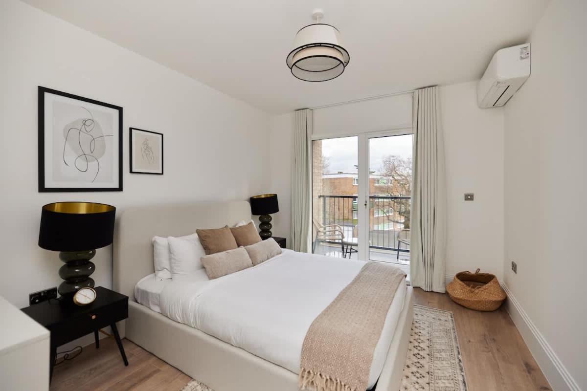 Apartment The Wembley Park Sanctuary - Stunning 2bdr Flat With Balcony