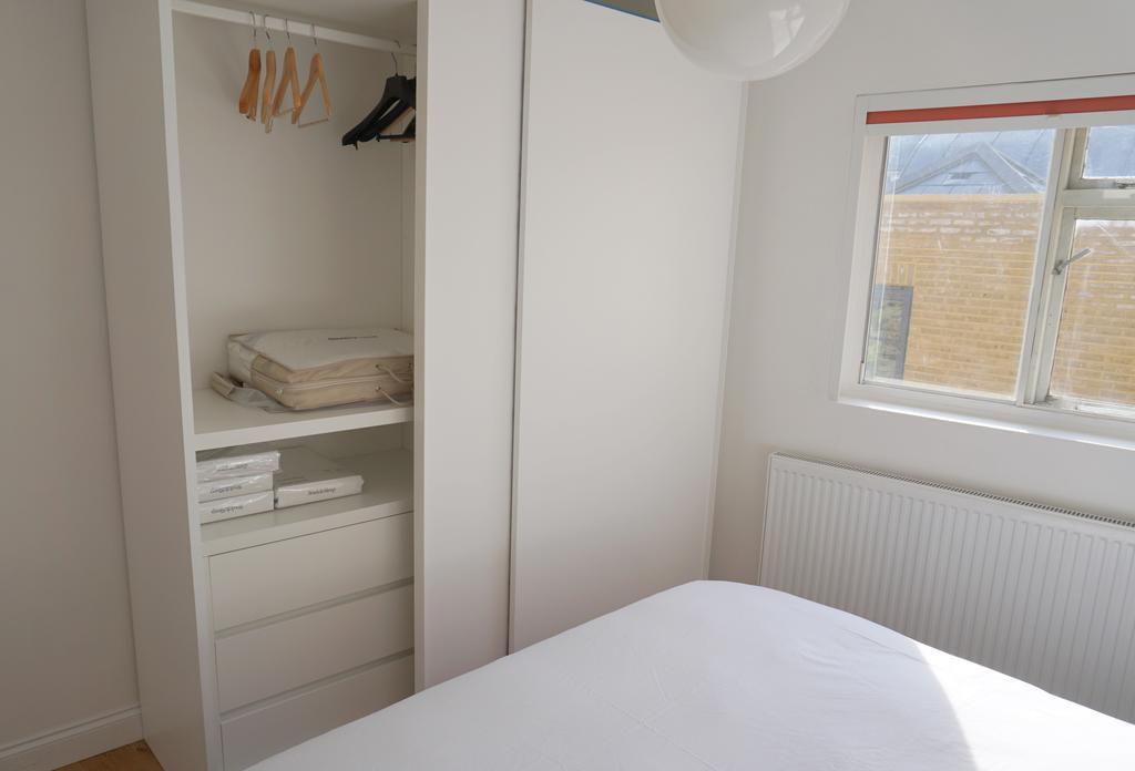 Apartment Landor Road London