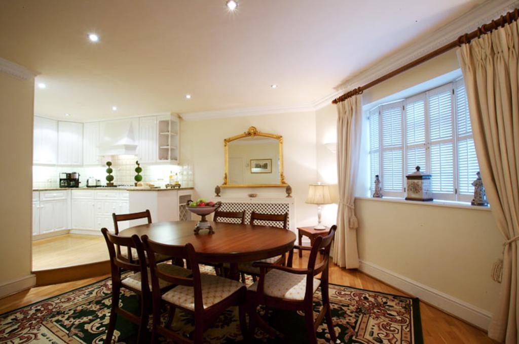 Hyde Park Gardens Mews Apartment London