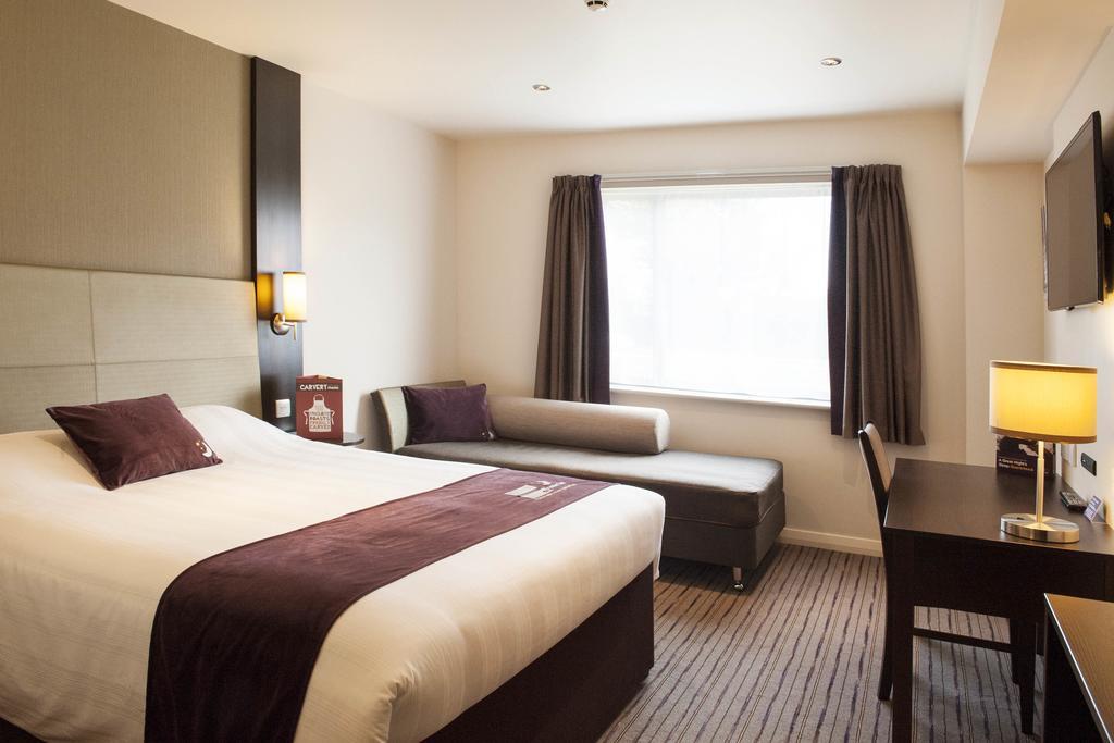 Premier Southwark Hotel 3*