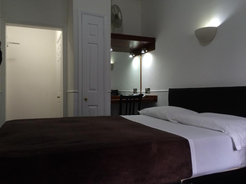 Continental Hotel 2*