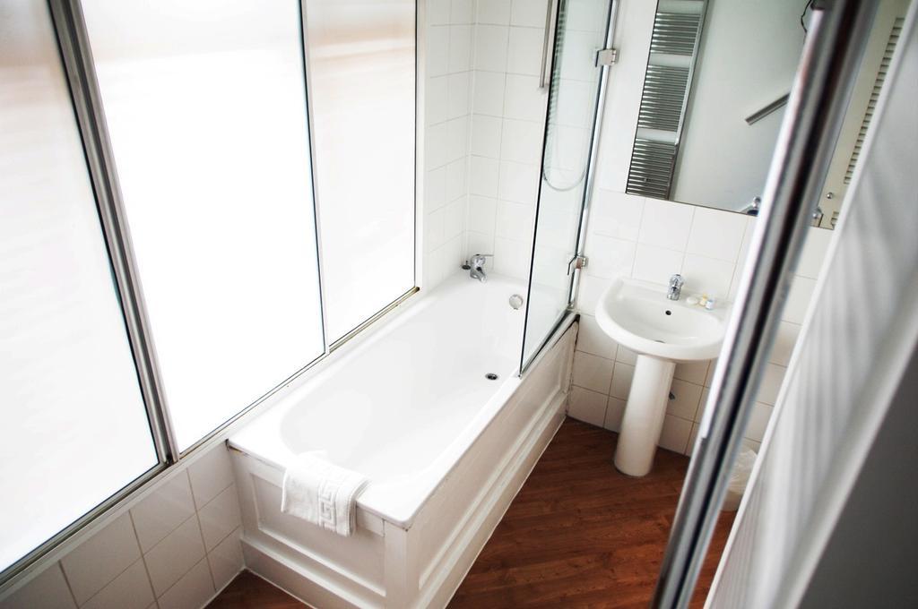 Acorn - 51 Gower Street Apartment *