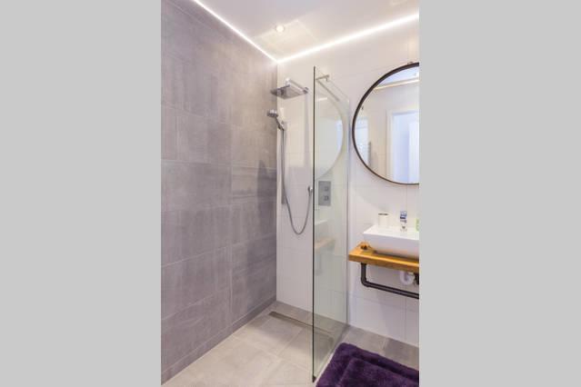 Generous Apartments Apartment London