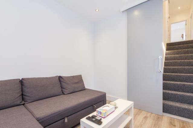 Generous Apartments Apartment *