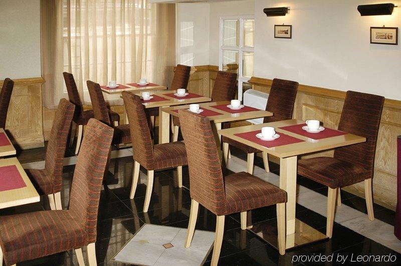 Royal Eagle Hotel 3*