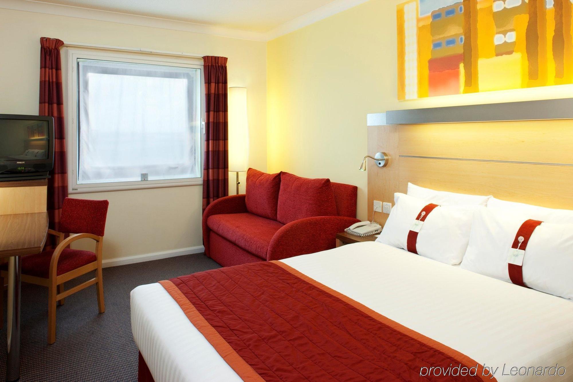 Express Park Royal By Ihg Hotel 3*