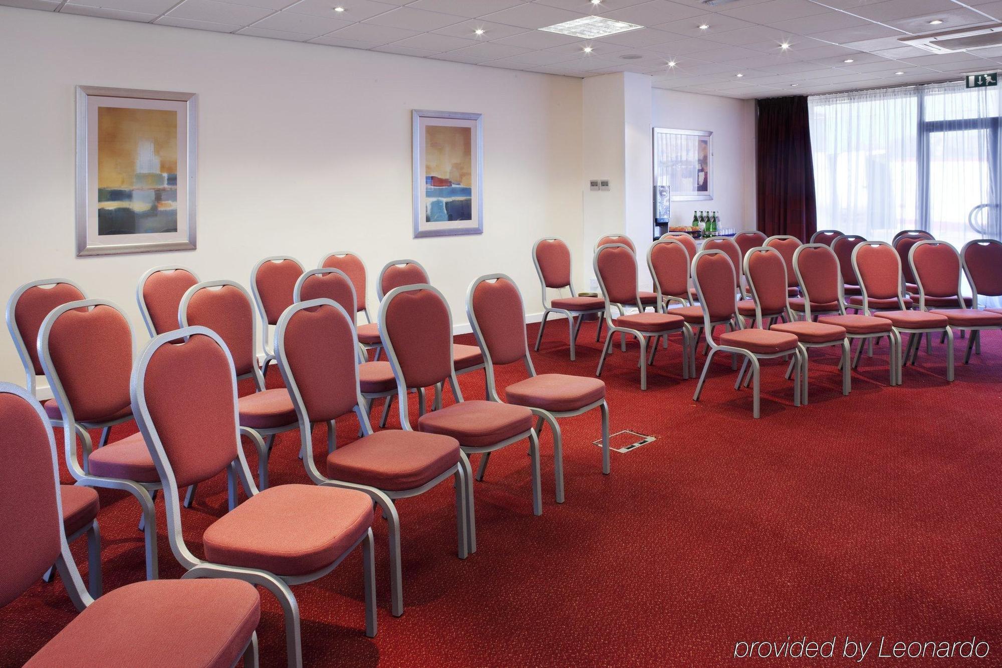 Express Park Royal By Ihg Hotel London