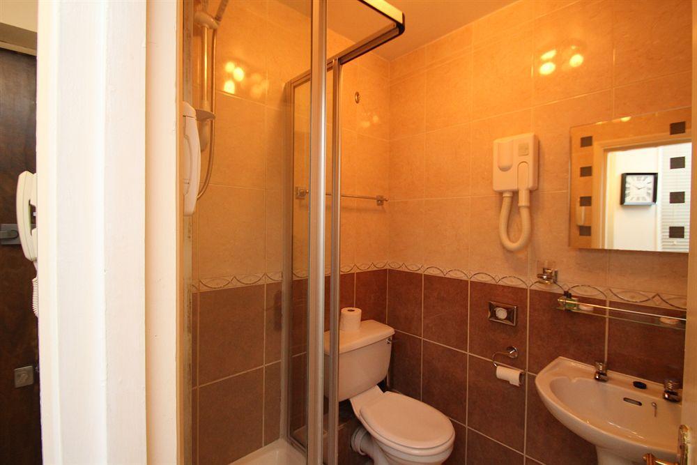 Apartment Castletown House London