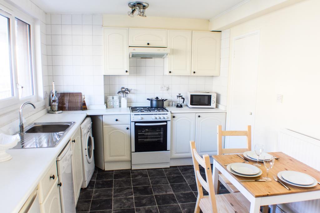 Modern Central Family-home For 6 Londen