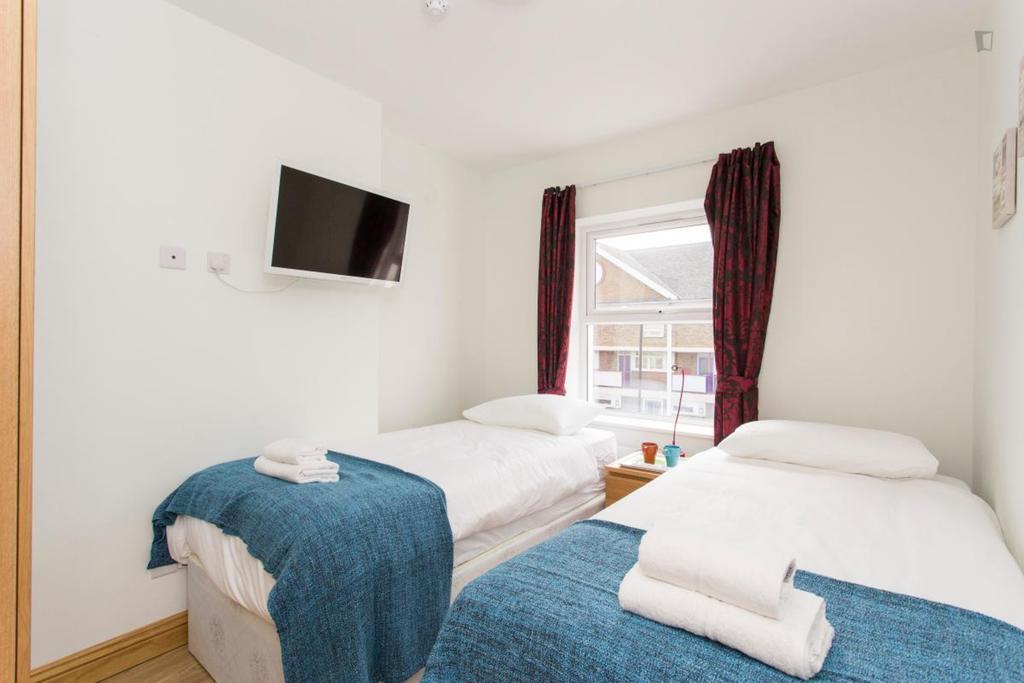 406 Harrow 2* London