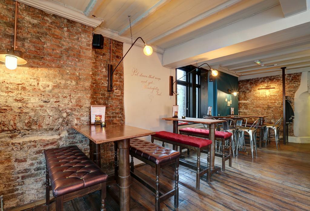 Publove @ The Exmouth Arms, Euston * Londen