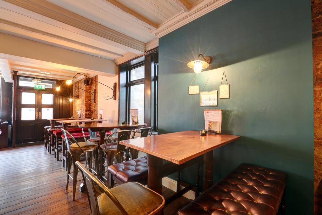Publove @ The Exmouth Arms, Euston * Londen