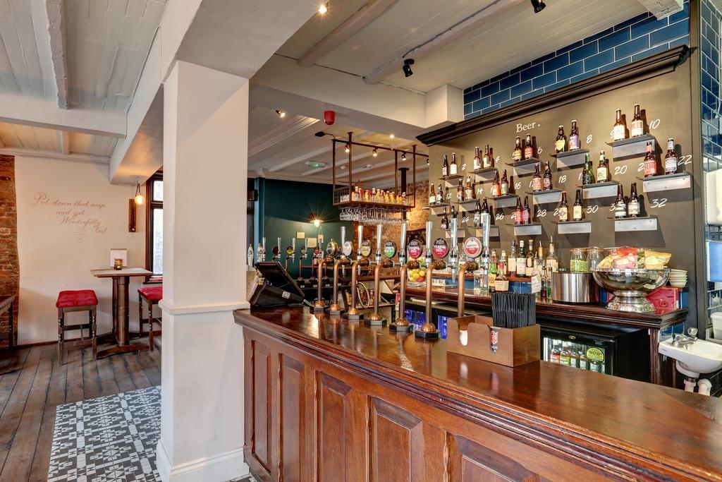 Publove @ The Exmouth Arms, Euston Hostel *