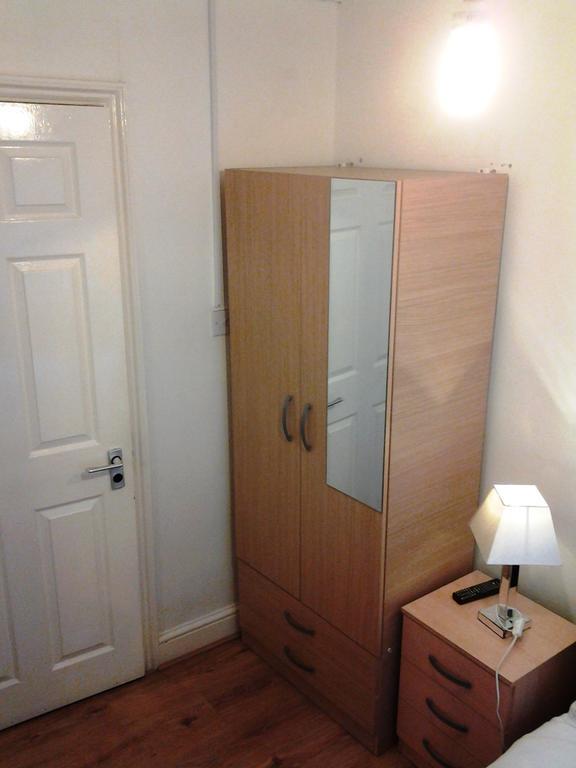 Widegate Hostal *