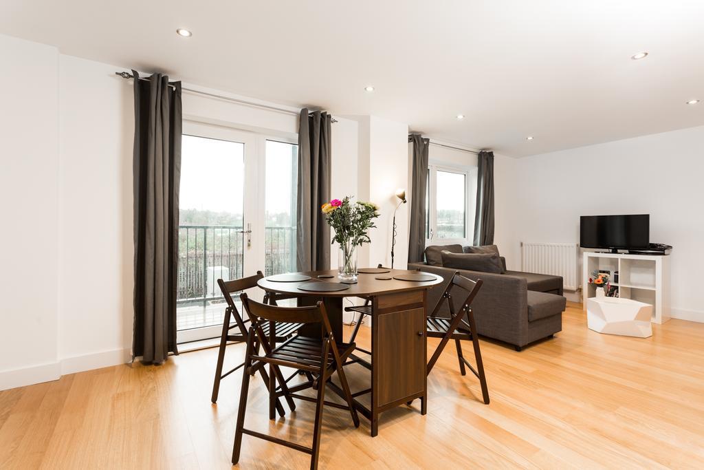 Joivy Lovely 1-bed Flat Near 02 Arena Londen