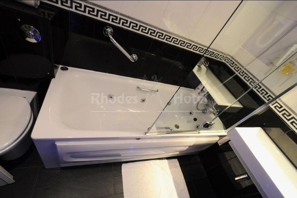 Rhodes 3* London