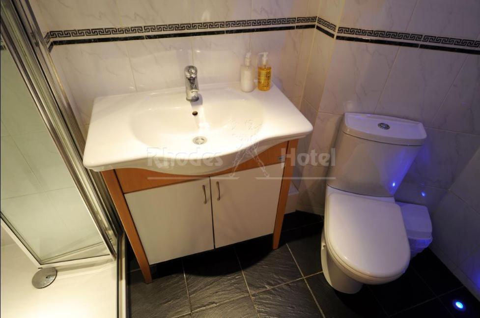Rhodes 3* London