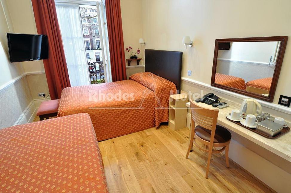 Hotel Rhodes London