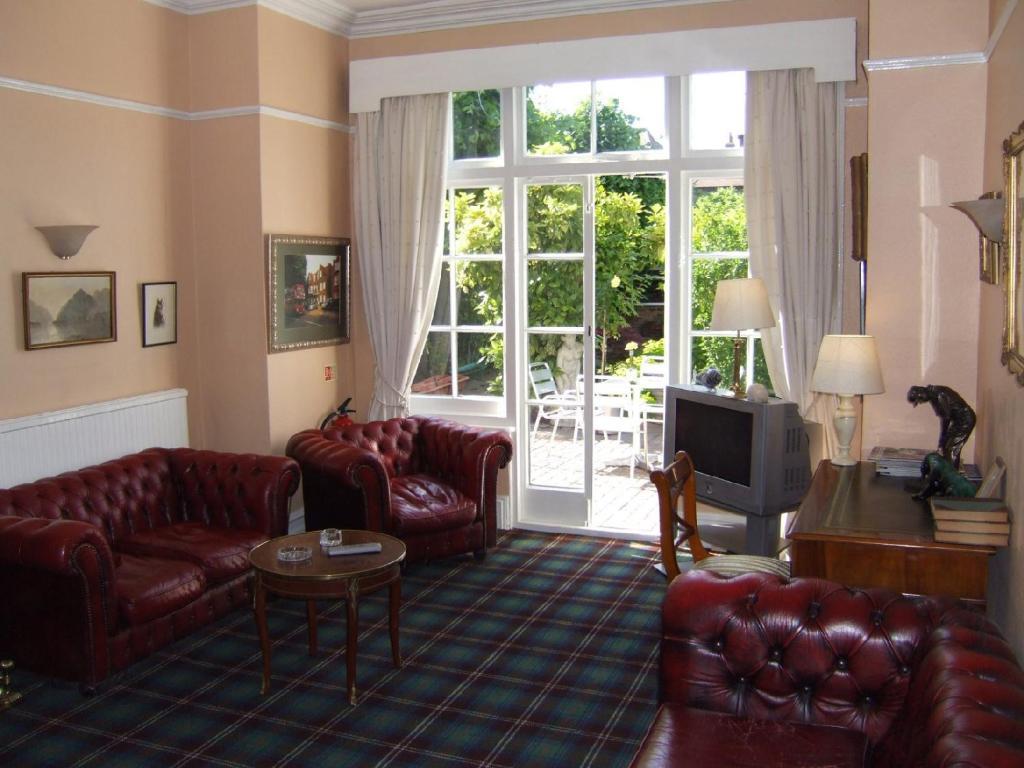 Brook Hotel