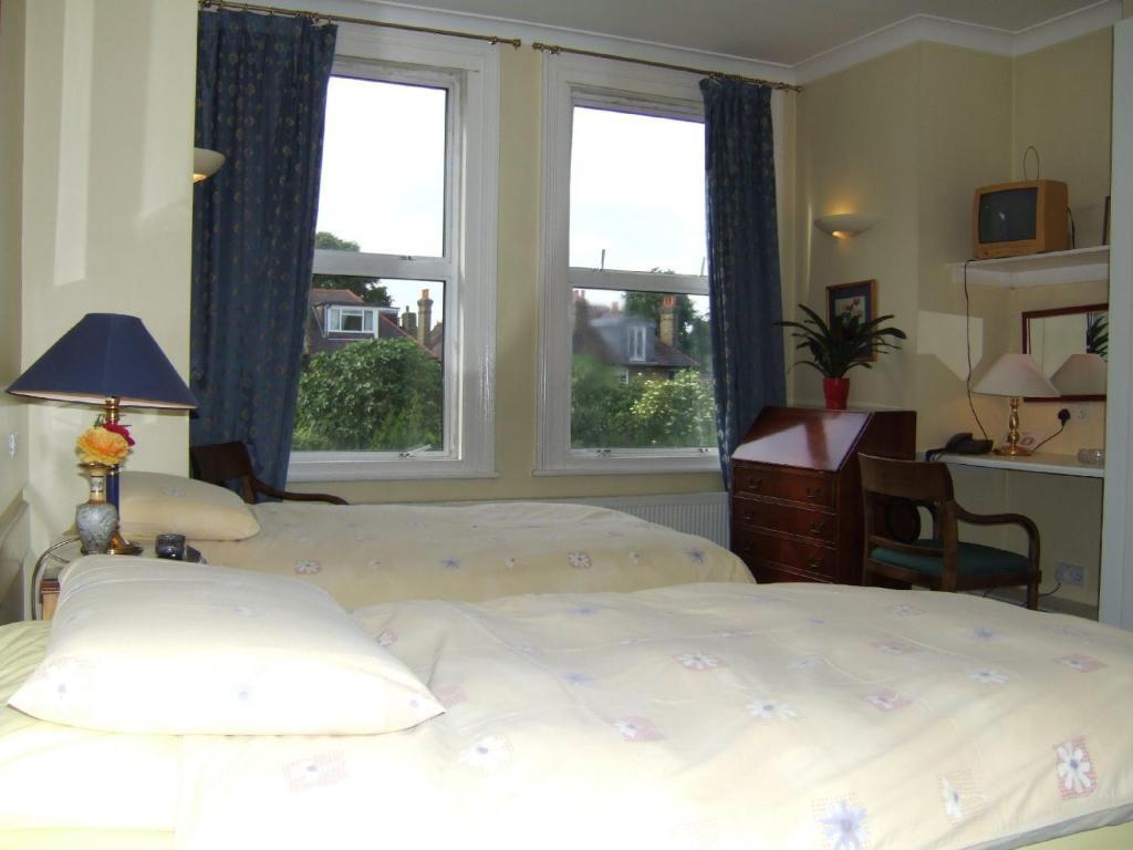 Brook Hotel 3*