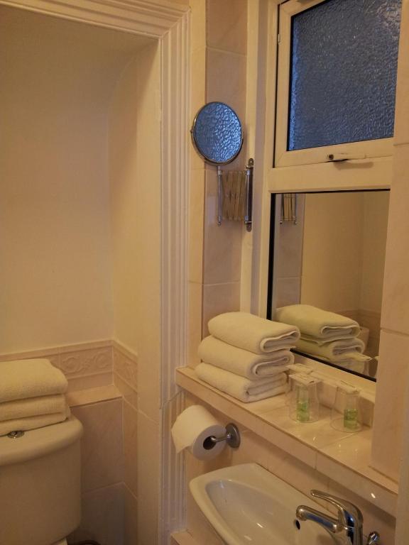 Brook Hotel 3*
