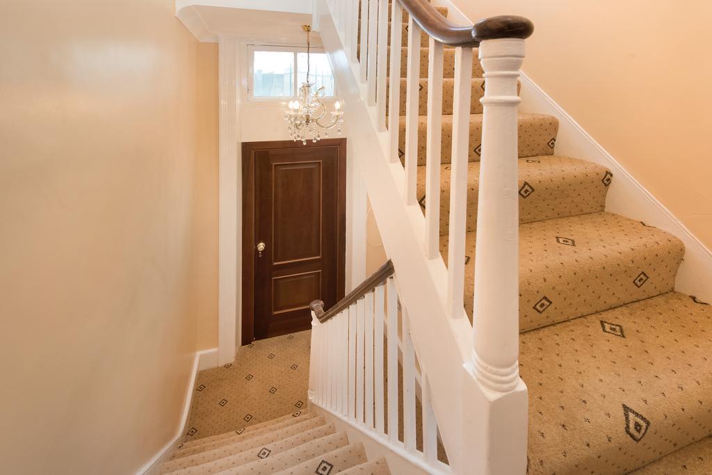 London Residence Guest house *
