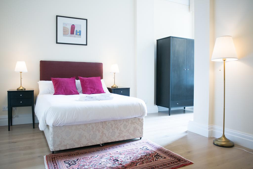 Luxton - Knightsbridge London