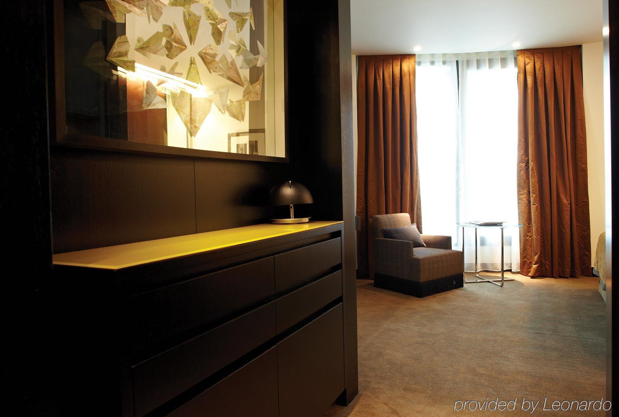 Crowne Plaza Battersea 4* London