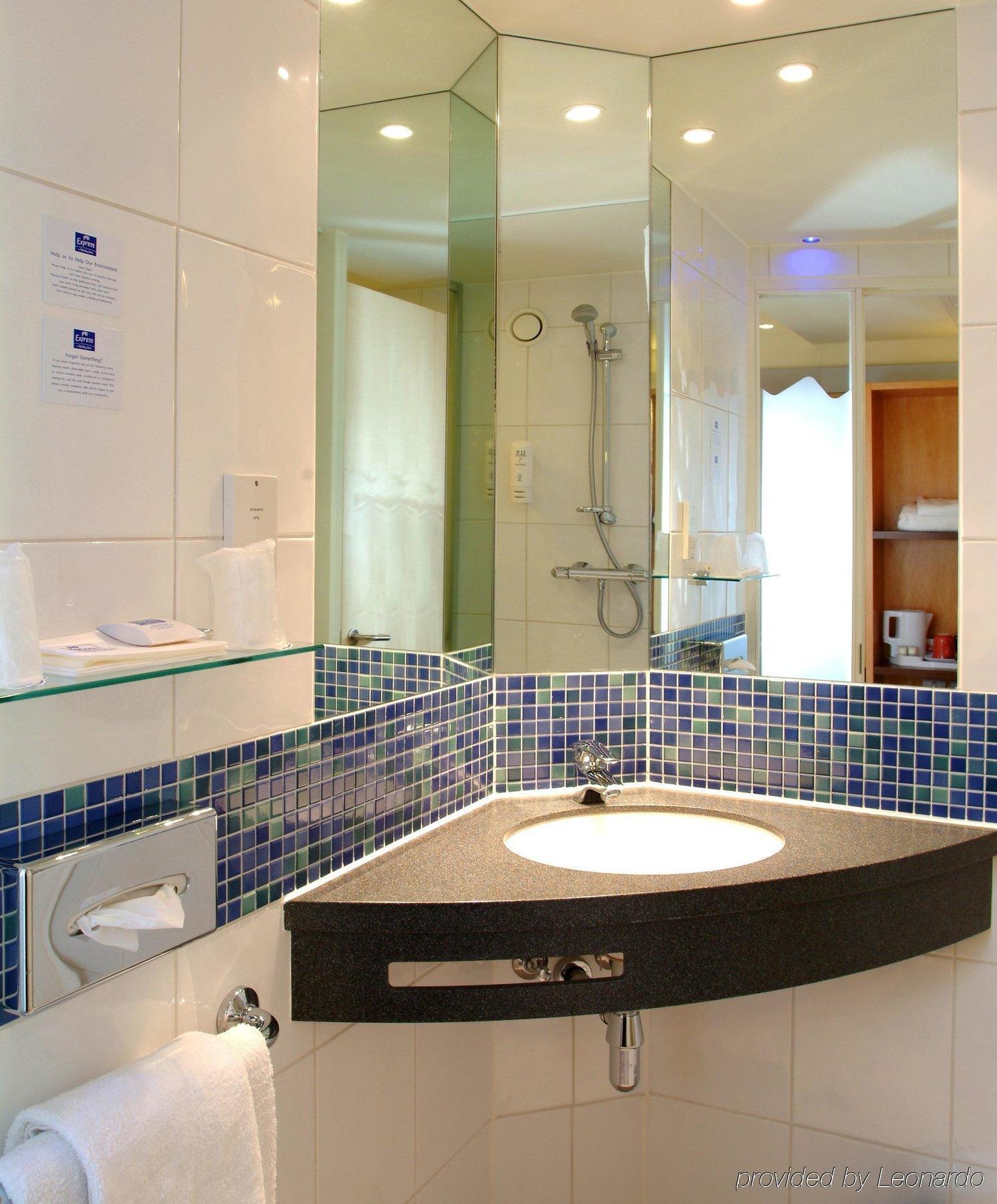 Express London-swiss 3* Londen