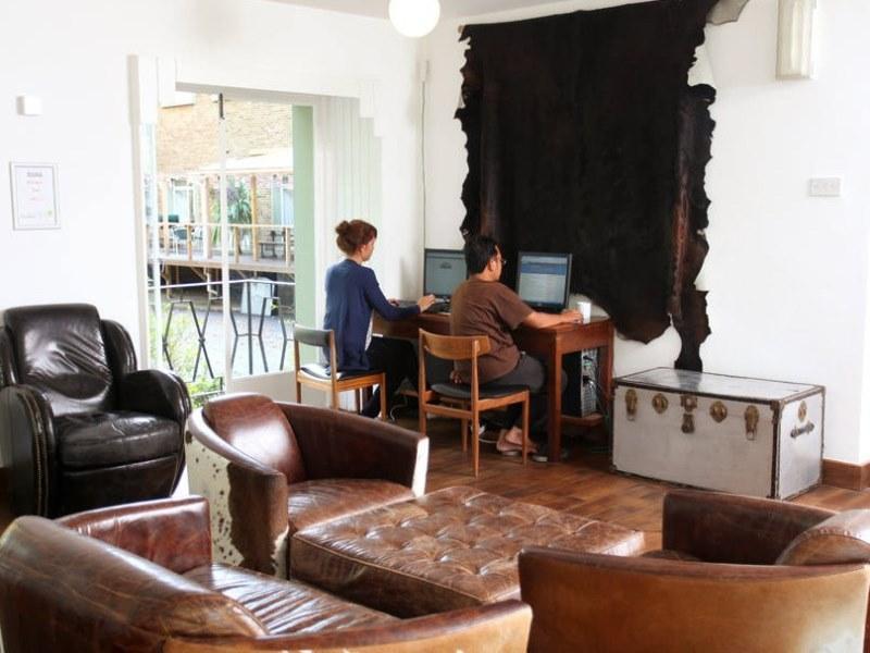 Palmers Hillspring At Willesden Hostel *