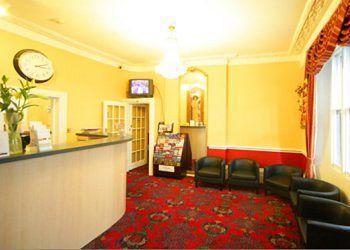Tudor Court 3*