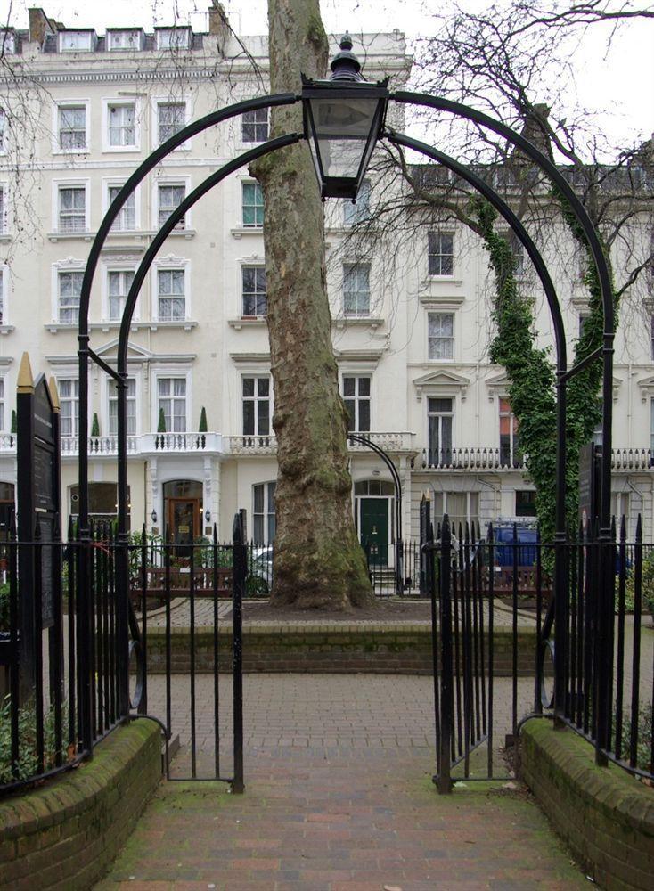 Tudor Court Hotel 3*