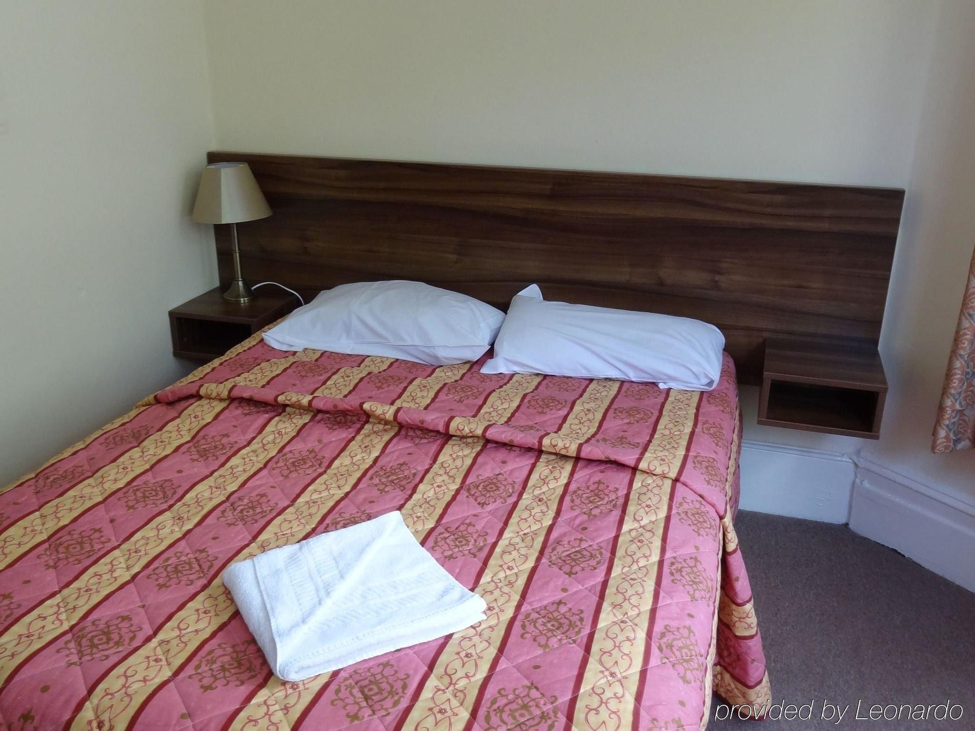 National Hotel 2*