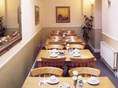 Wedgewood Hotel 2*