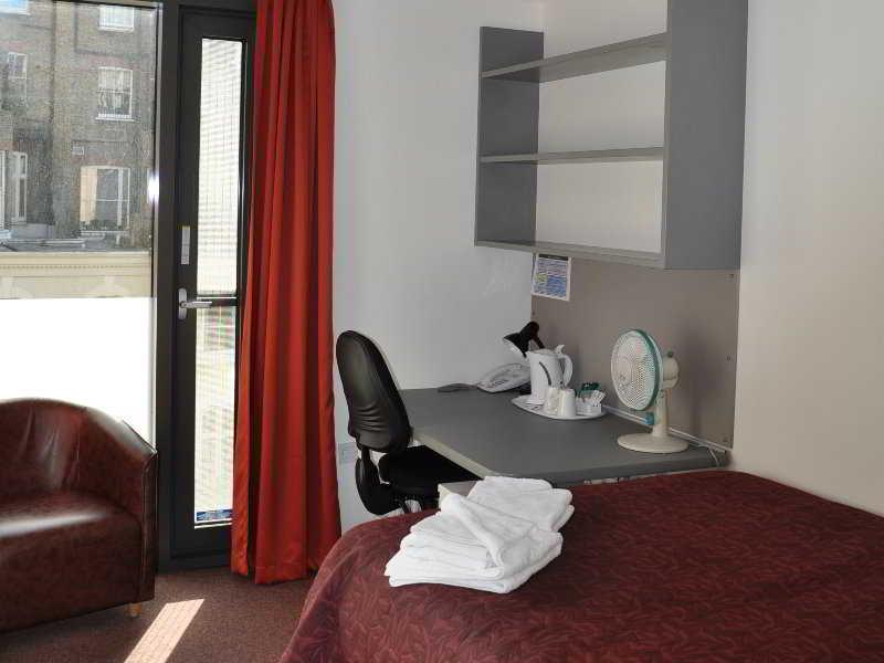 Apartment Princes Gardens